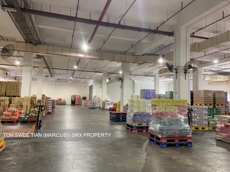 Changi south (D16), Warehouse #430444381
